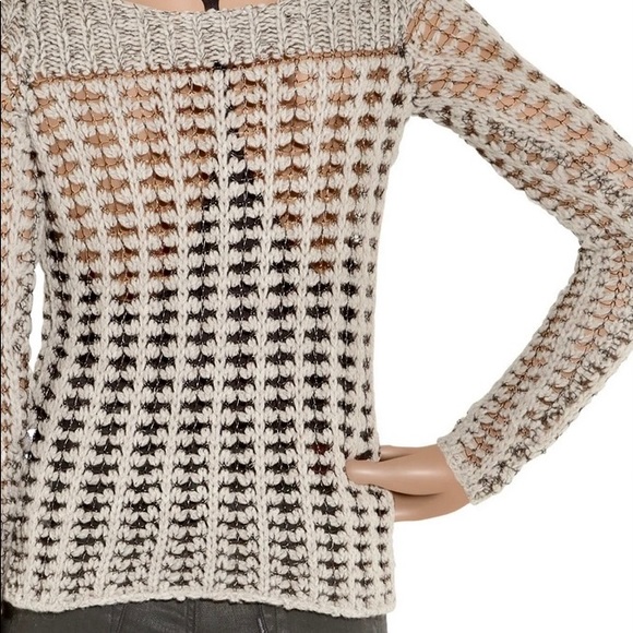 Smoking deal on a cashmere, Duffy, cable knit sweater. Perfect for any season. - Picture 3 of 7